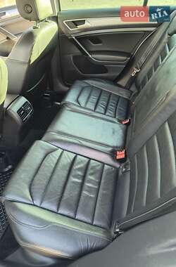 Хетчбек Volkswagen e-Golf 2014 в 