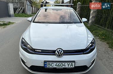 Хэтчбек Volkswagen e-Golf 2019 в 