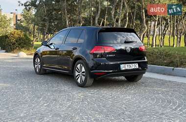 Хетчбек Volkswagen e-Golf 2016 в 