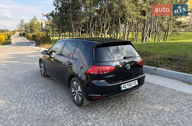 Хетчбек Volkswagen e-Golf 2016 в 