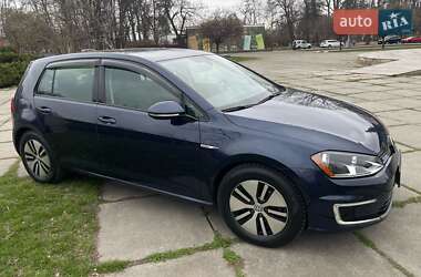Хэтчбек Volkswagen e-Golf 2016 в 