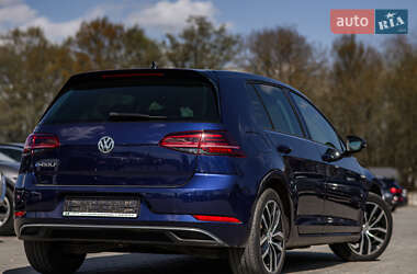 Хетчбек Volkswagen e-Golf 2019 в 