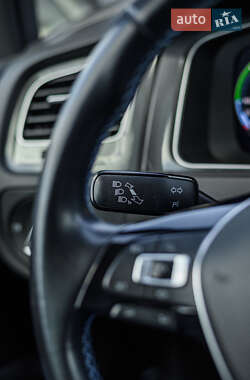 Хетчбек Volkswagen e-Golf 2019 в 