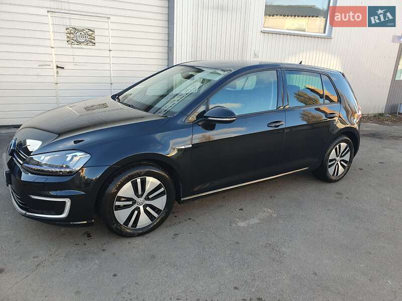 Хэтчбек Volkswagen e-Golf 2017 в Житомире