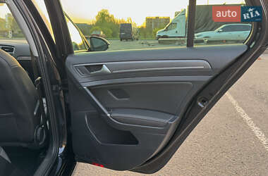 Хетчбек Volkswagen e-Golf 2017 в 