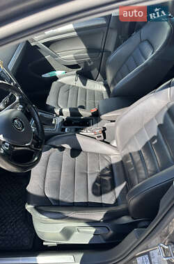 Хетчбек Volkswagen e-Golf 2015 в 