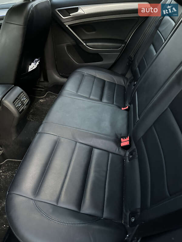 Хэтчбек Volkswagen e-Golf 2014 в Днепре