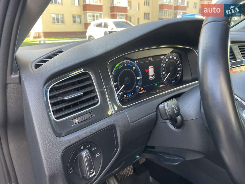 Хэтчбек Volkswagen e-Golf 2020 в Хмельницком