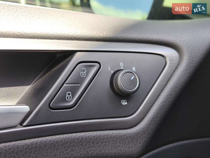 Хэтчбек Volkswagen e-Golf 2019 в Днепре