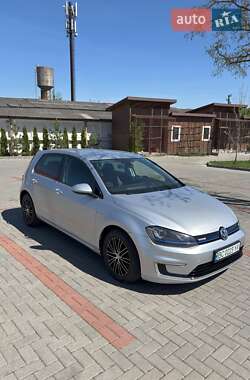 Хэтчбек Volkswagen e-Golf 2014 в 