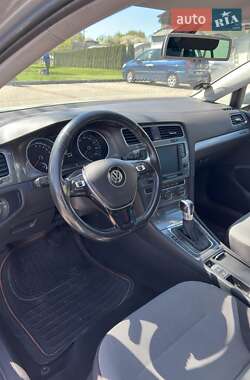 Хэтчбек Volkswagen e-Golf 2014 в 