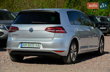 Хэтчбек Volkswagen e-Golf 2015 в 