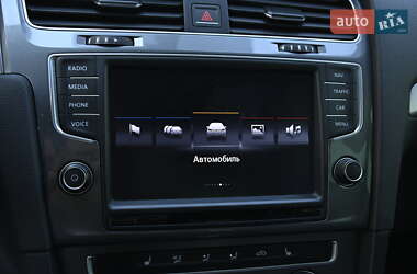 Хэтчбек Volkswagen e-Golf 2015 в 