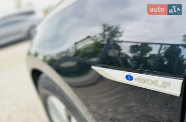 Хэтчбек Volkswagen e-Golf 2016 в 