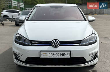 Хэтчбек Volkswagen e-Golf 2020 в 