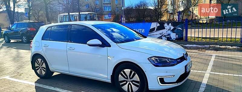 Хэтчбек Volkswagen e-Golf 2014 в Долине