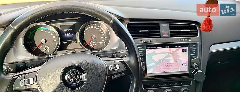 Хэтчбек Volkswagen e-Golf 2014 в Долине