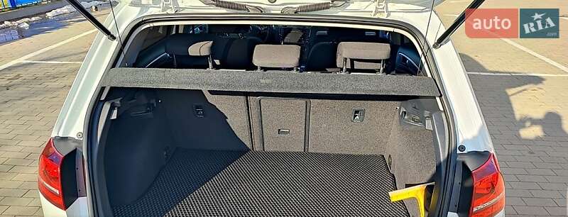 Хэтчбек Volkswagen e-Golf 2014 в Долине