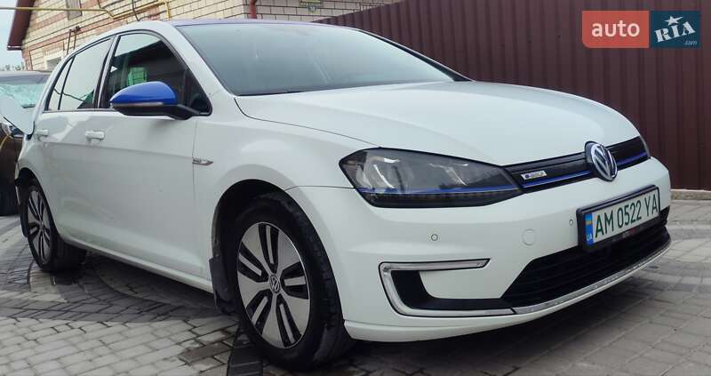 Volkswagen e-Golf 2015