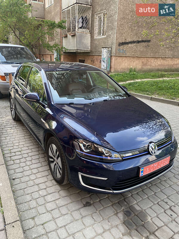 Хэтчбек Volkswagen e-Golf 2015 в Ивано-Франковске