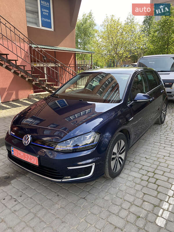 Хэтчбек Volkswagen e-Golf 2015 в Ивано-Франковске