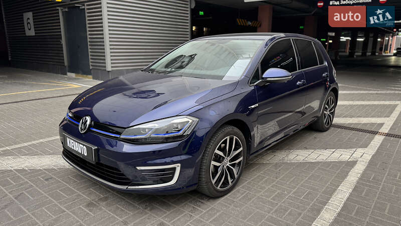 Хетчбек Volkswagen e-Golf 2020 в 