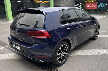 Хетчбек Volkswagen e-Golf 2020 в 