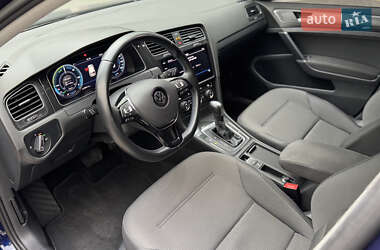 Хетчбек Volkswagen e-Golf 2020 в 