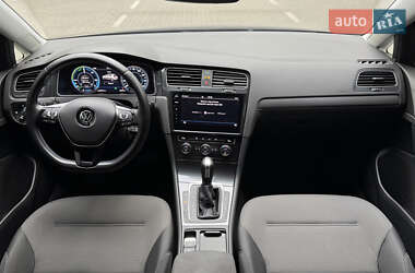Хетчбек Volkswagen e-Golf 2020 в 