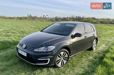 Хэтчбек Volkswagen e-Golf 2019 в 