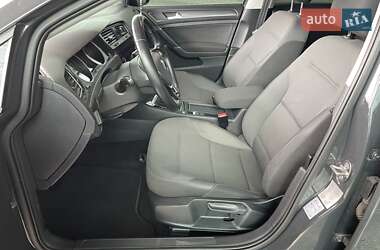 Хэтчбек Volkswagen e-Golf 2019 в 