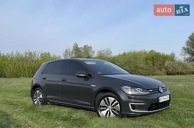 Хэтчбек Volkswagen e-Golf 2019 в 
