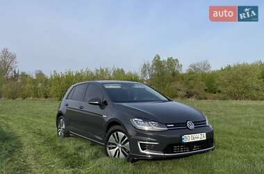 Хэтчбек Volkswagen e-Golf 2019 в 