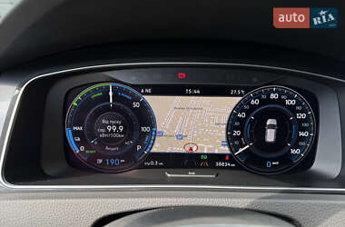 Хэтчбек Volkswagen e-Golf 2020 в 