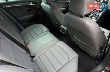 Хэтчбек Volkswagen e-Golf 2020 в 