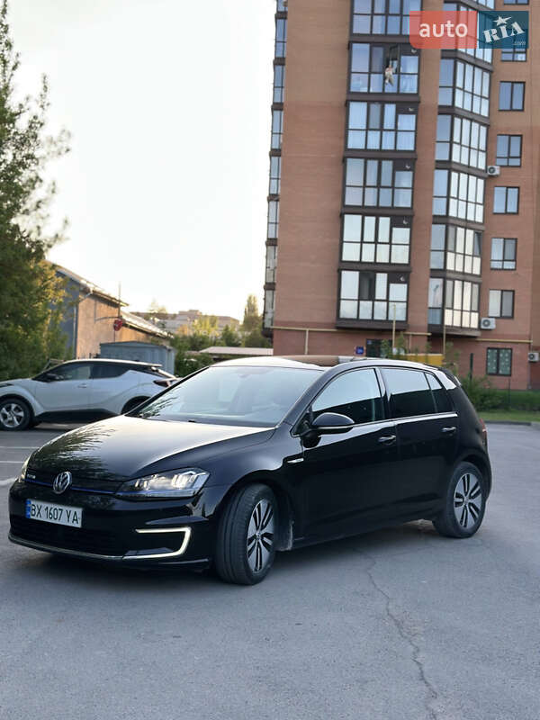 Хэтчбек Volkswagen e-Golf 2014 в Каменец-Подольском