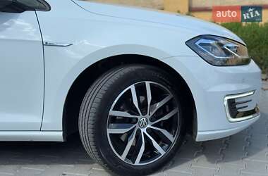 Хетчбек Volkswagen e-Golf 2020 в 