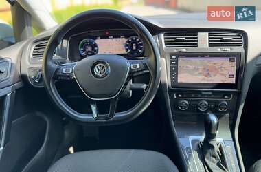 Хетчбек Volkswagen e-Golf 2020 в 