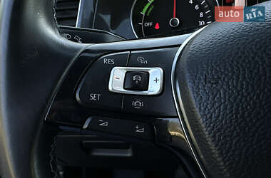 Хетчбек Volkswagen e-Golf 2020 в 