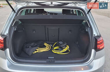 Хэтчбек Volkswagen e-Golf 2020 в 