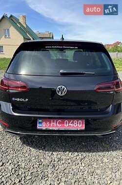 Хетчбек Volkswagen e-Golf 2018 в 
