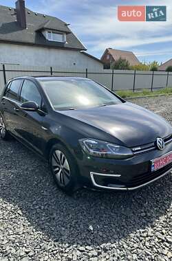Хетчбек Volkswagen e-Golf 2018 в 