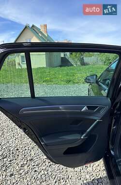 Хетчбек Volkswagen e-Golf 2018 в 