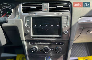Хетчбек Volkswagen e-Golf 2015 в 