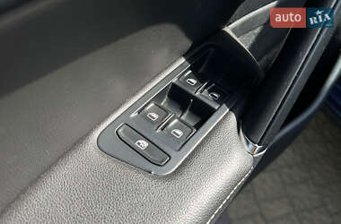 Хетчбек Volkswagen e-Golf 2015 в 