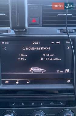 Хэтчбек Volkswagen e-Golf 2015 в 