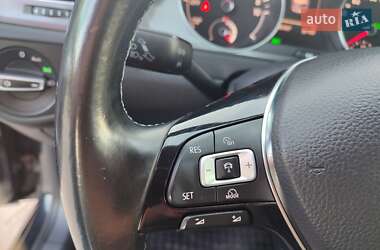 Хэтчбек Volkswagen e-Golf 2015 в 
