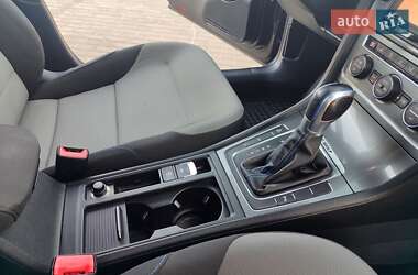 Хэтчбек Volkswagen e-Golf 2015 в 