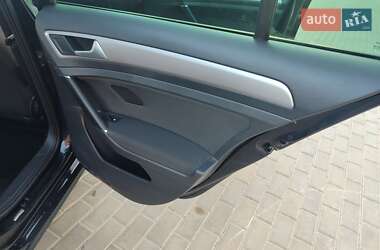 Хэтчбек Volkswagen e-Golf 2015 в 