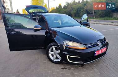 Хэтчбек Volkswagen e-Golf 2015 в 